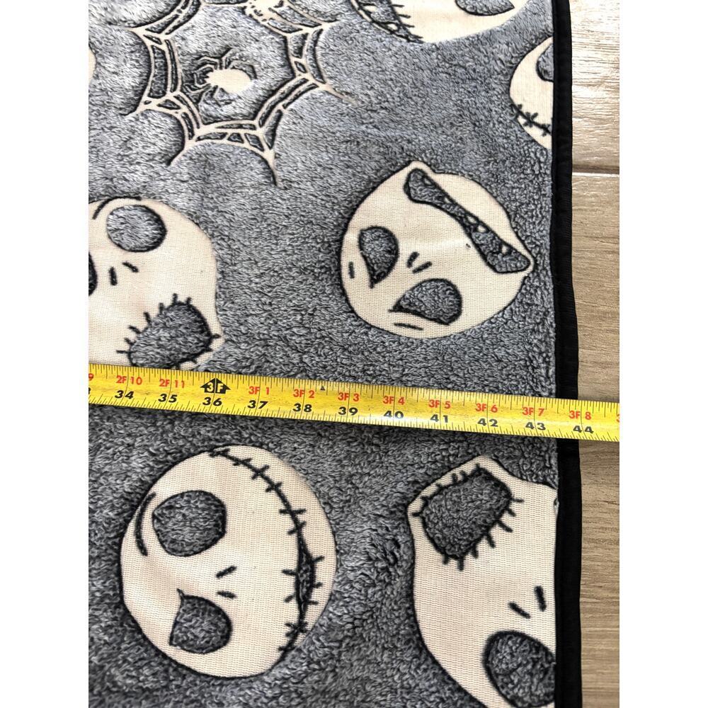 The Nightmare Before Christmas Faces Glow-In-The-Dark Soft Throw Blanket - Picture 7 of 13
